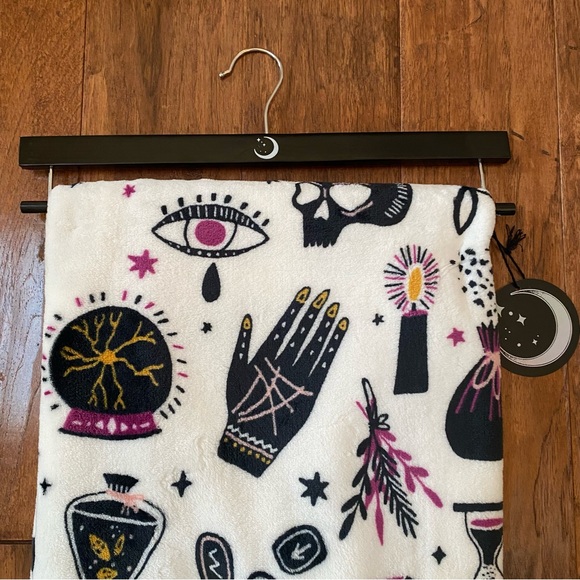 Halloween Mystical Potions Plush Throw blanket NWT - Picture 2 of 9